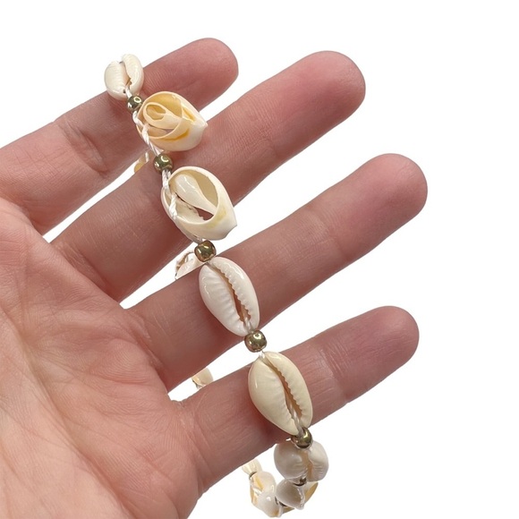 New In Box 2 in 1 Puka Chip & Cowrie Shell Necklaces - Picture 5 of 6